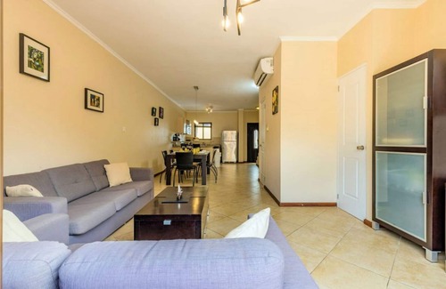Gold Coast House | Gold Coast - 2br3ba Gated Community w Pools Gym
