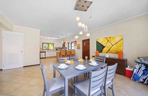 Gold Coast Villa | Gold Coast 4BR4.5BA Villa w/PrivatePool & Gym