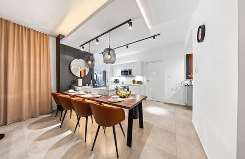 Gold Coast Villa | Gold Coast Peaceful 3BR Villa Retreat at Diamante Royale by Bocobay