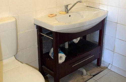Ashmore House | Gold Coast Pet Friendly - no frills price