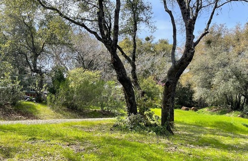 Shingle Springs House | Gold Country Peaceful Setting, Comfort-Private 2 Bedroom, 1 Acre Near Shopping