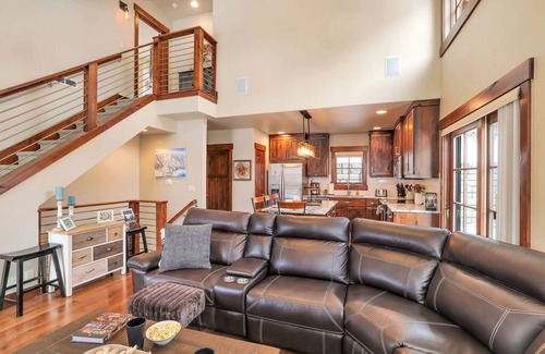 Tamarack Resort House | Gold Crest @ Tamarack Resort | Pet Friendly Trailside Ski In/Out | 3 Ensuites | Hot Tub + AC