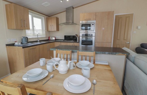 Talybont Cottage | GOLD LODGE (201), family friendly, with a garden in Dyffryn Ardudwy