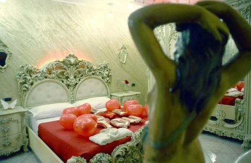 Torre Angela Apartment | Gold luxury suite home roma