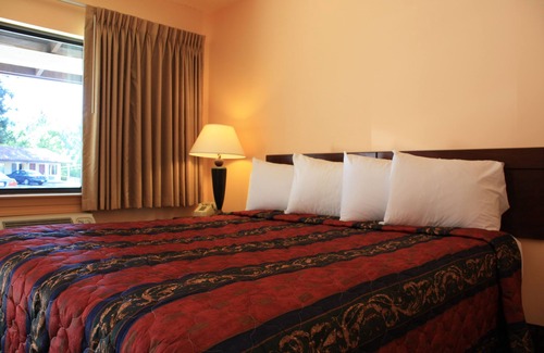 Apple Hill Hotel | Gold Trail Motor Lodge