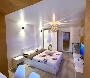 Toplita Apartment | Gold Vibe Apartment