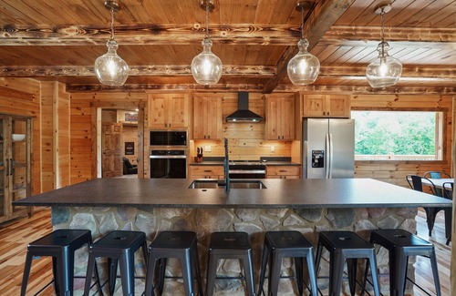 Logan Cabin | Golden Acres Lodge - 40 acres, trails, theater, pond, bocce, hot tub, starlink