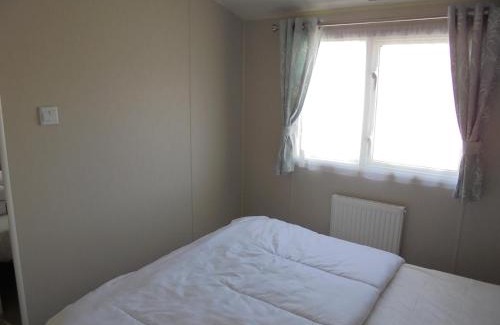 Chapel Saint Leonards House | Golden Anchor Parkstone 6 Berth, Central heated
