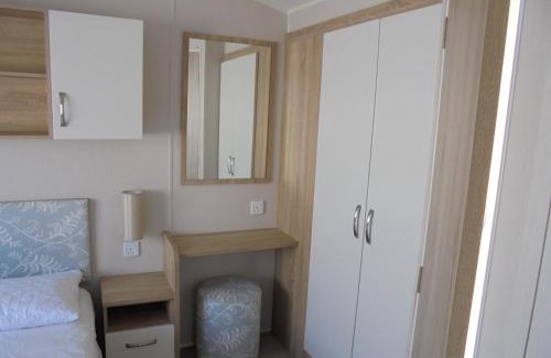Chapel Saint Leonards House | Golden Anchor Parkstone 6 Berth, Central heated