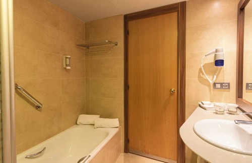 Salou City Centre Hotel | Golden Avenida Family Suites
