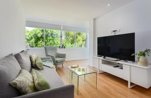Bahia Dorada Apartment | Golden Bay Apartment