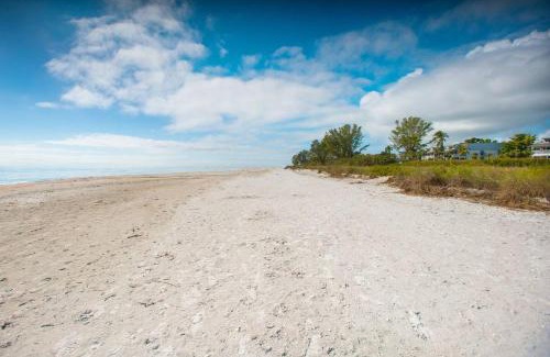 Sanibel Villa | Golden Beach 2
