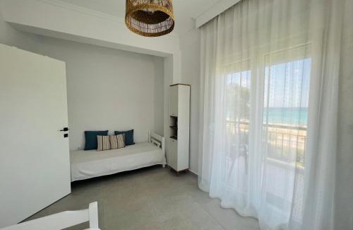 Nea Moudania Apartment | Golden Beach Seafront Apartment