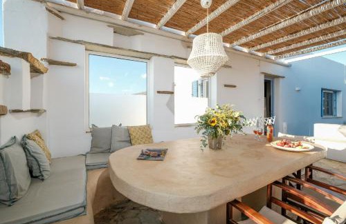 Tinos Town Hotel | Golden Beach Studios & Suites