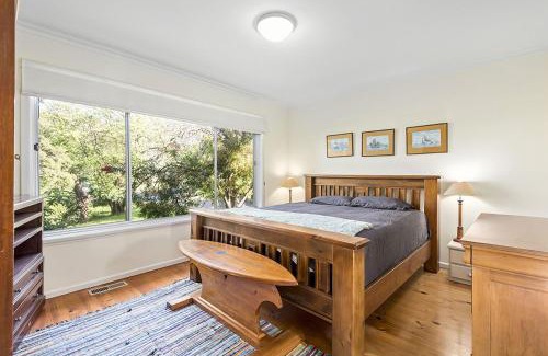 Point Lonsdale House | Golden Bouy