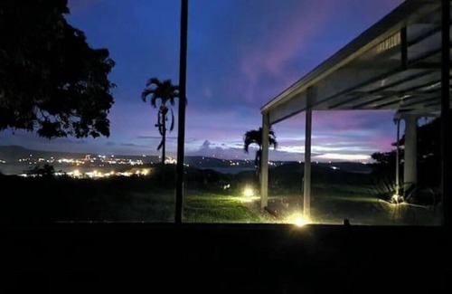 Nuevo Arenal House | Golden Clouds