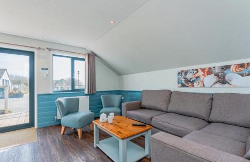 Woolacombe Villa | Golden Coast Leisure Park - Ocean Tide Villa 3 Q