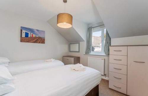 Woolacombe Villa | Golden Coast Leisure Park - Ocean Tide Villa 3 P