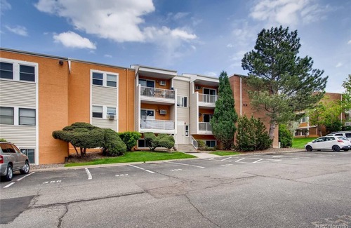 Golden House | Golden Condo with Pool, Gym and Hot Tub - Near Hiking Trails and Light Rail
