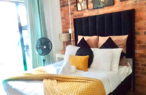 Downtown Johannesburg Apartment | Golden Diamond