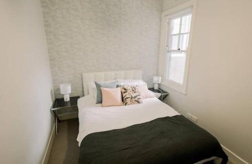 Millers Point Apartment | Golden Dream