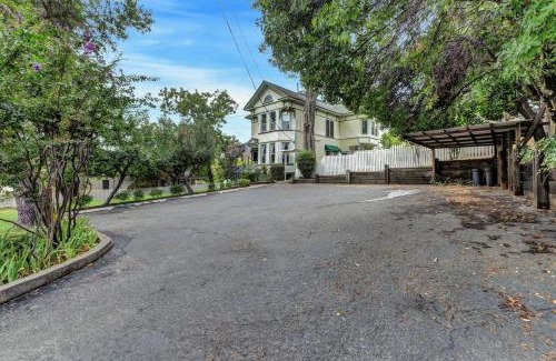 Grass Valley Hotel | Golden Dreams Inn