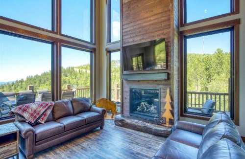 Lead House | Golden Eagle`s