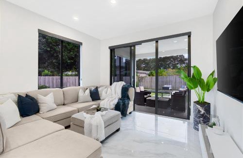 Croissant Park Villa | Golden Fox Downtown Pool House