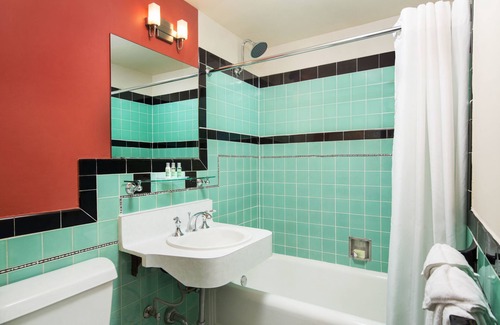 Downtown Las Vegas Hotel | Golden Gate Hotel and Casino
