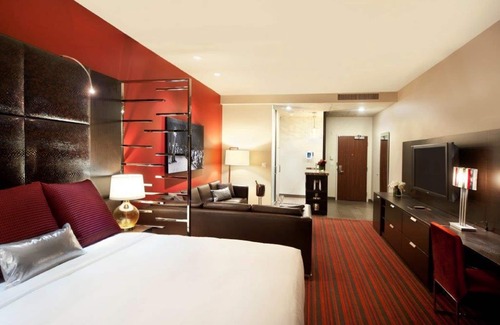 Downtown Las Vegas Hotel | Golden Gate Hotel and Casino