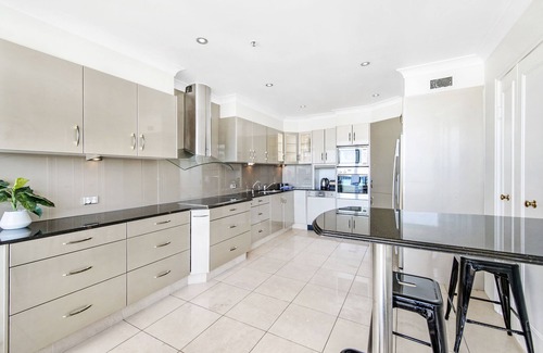 Surfers Paradise Apartment | Golden Gate - Q Stay