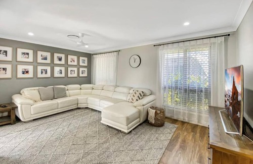 Golden Beach House | Golden Getaway 3 Bedroom Home in Golden Beach