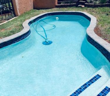 Greater Johannesburg Metropolitan Area House | Golden Glory Manor