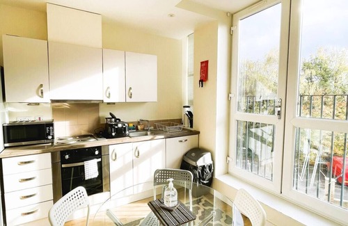 Maidstone Apartment | Golden Heights 7