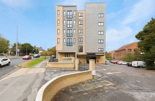Maidstone Apartment | Golden Heights 7