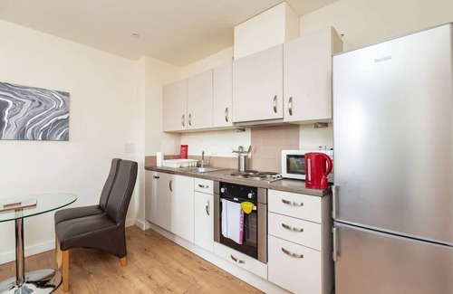 Maidstone Apartment | Golden Heights 8