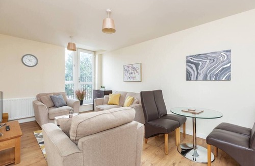 Maidstone Apartment | Golden Heights 8