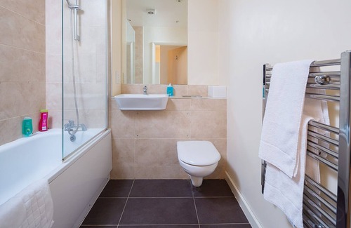 Maidstone Apartment | Golden Heights 9