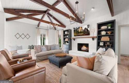 Cleveland House | Golden Hill Retreat & Guest House