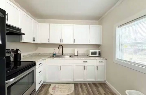 Beaufort Cottage | Golden Hollow Cottage - Sleeps 4