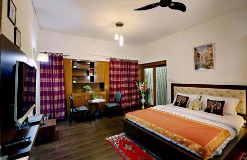 Saket Bed & Breakfast | Golden Homestay