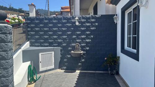 Canhas House | Golden Horizon House