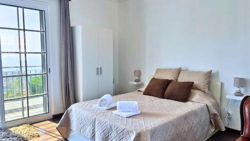 Canhas House | Golden Horizon House
