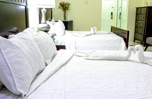 Santo Domingo Hotel | Golden House Hotel & Restaurant