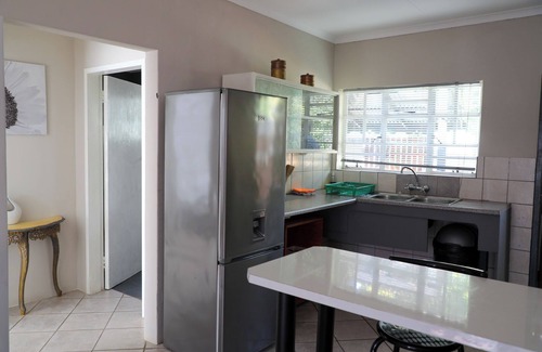 Bela-Bela House | Golden Lantern Guest Lodge