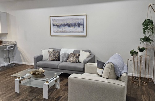 Westminister House | Golden Leaf is a property in which you will feel like home.