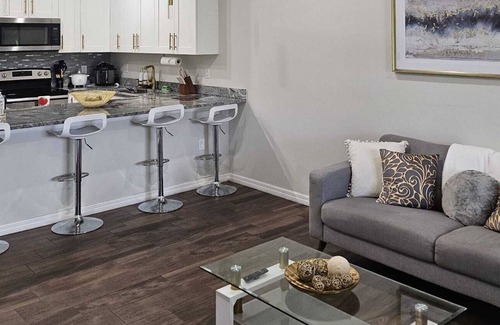 Westminister House | Golden Leaf is a property in which you will feel like home.