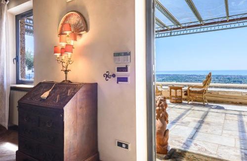 Pietrasanta Apartment | GOLDEN LUXE - Luxury Villa whit Amazing Sea Wiew Pool