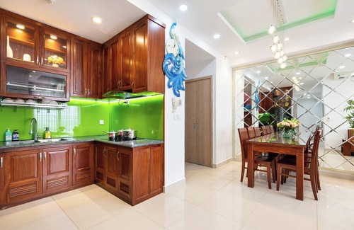 Phu Nhuan Condo | Golden Mansion - Transit Apt Free POOL & GYM