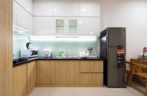 Phu Nhuan Condo | Golden Mansion - Transit Apt Free POOL & GYM